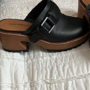 Lucky Brand clogs